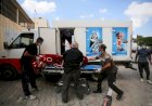 Sem vagas em cemitérios em Gaza, corpos de palestinos são deixados em caminhões de sorvete