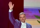 Yamandú Orsi É Eleito Presidente do Uruguai com Apoio de Mujica