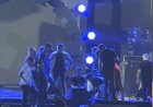 Cantor Marrone sofre queda durante show em Goiânia e é levado ao hospital
