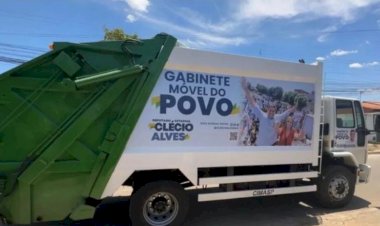 Deputado Clécio Alves coloca caminhão para ajudar o aliado Rogério Cruz na coleta do lixo em Goiânia