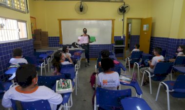 Matrículas na rede pública de Niterói recuam quase 6%, com destaque para queda na educação infantil