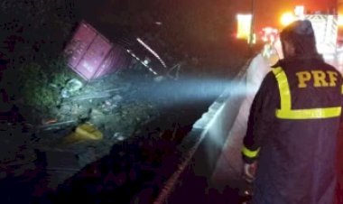 Acidente Fatal na BR-376: Nove Membros da Equipe de Remo Morrem em Colisão com Carreta