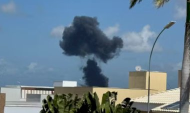 Caça da FAB cai em área residencial de Parnamirim, Grande Natal; piloto sobrevivente