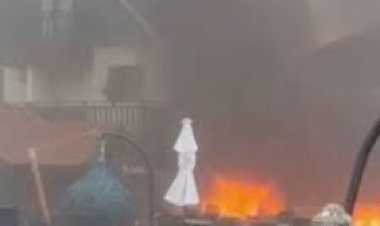 Avião de pequeno porte cai em Gramado, RS, e atinge prédios próximos à rodovia