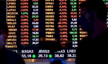 Dólar dispara para R$ 5,82 e Ibovespa cai mais de 3% com escalada da guerra comercial entre EUA e China