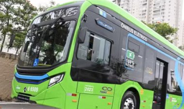Mercedes entrega ônibus elétricos para SP, mas não recebe pagamento por falta de energia nas garagens