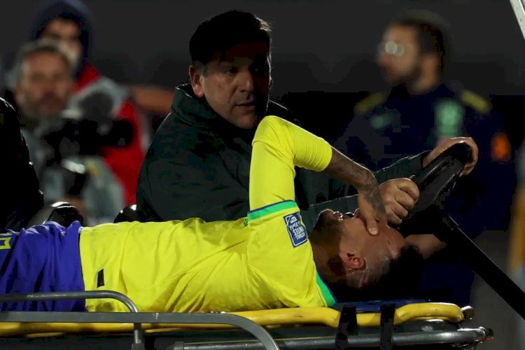 Neymar sai lesionado, Brasil perde para o Uruguai e cai na classificação das eliminatórias