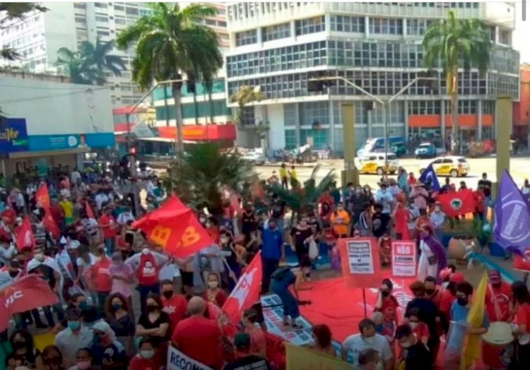 Sindicatos fazem ato em Goiânia por reajuste salarial de servidores públicos federais