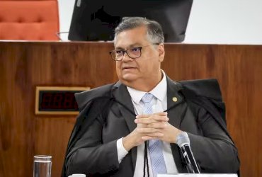 Ministro do STF Flávio Dino Suspende Idade Mínima de 55 Anos para Aposentadoria de Mulheres Policiais