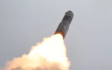 Coreia do Norte Lança Novo Míssil Intercontinental e Atinge Altitude Recorde: EUA e Aliados Reagem