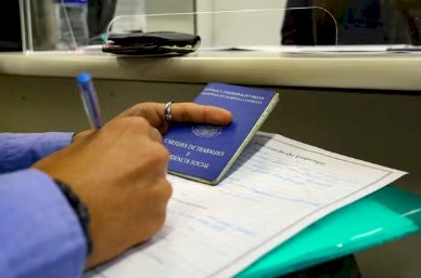 Desemprego no Brasil Cai para 6,4%, Segunda Menor Taxa da Década, Aponta IBGE