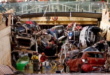 Espanha Enfrenta Tragédia com Enchente Histórica em Valência: Mais de 200 Mortos e Dezenas de Desaparecidos