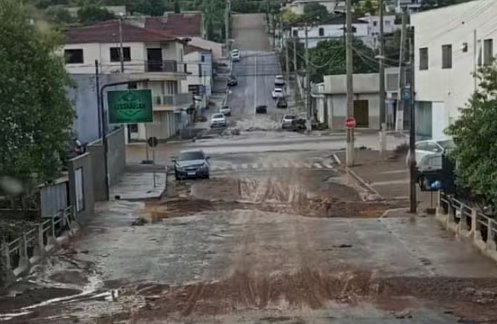 Enxurrada no Paraná deixa criança desaparecida e afeta mais de 1.700 pessoas em General Carneiro