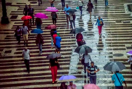 Previsão de Chuva Intensa e Temperaturas Amenas em Grande Parte do Brasil