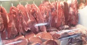 Frigoríficos brasileiros suspendem integralmente ao Carrefour após polêmica sobre carne brasileira