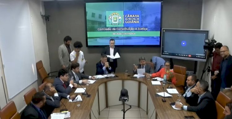 CCJ APROVA SUSPENSÃO DE DECRETOS SOBRE O REFIS 2024 EM GOIÂNIA