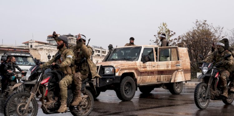 Rebeldes sírios chegam aos subúrbios de Damasco e intensificam pressão sobre o regime de al-Assad