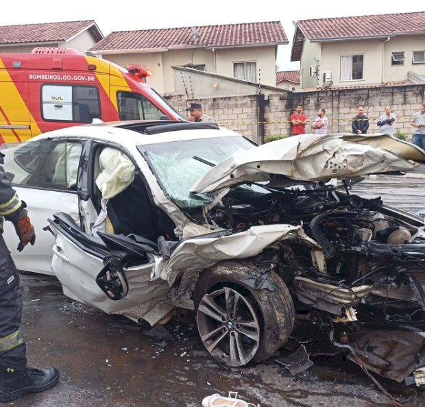 Grave acidente na avenida Marechal Rondon deixa três feridos na madrugada de Natal em Goiânia