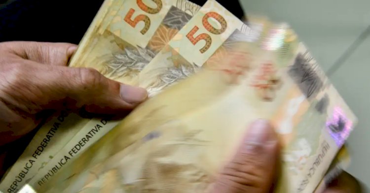 Salário mínimo será de R$ 1.518 a partir de janeiro de 2025, com reajuste acima da inflação