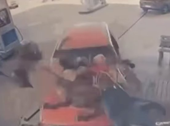 Homem atropela cavalo para atingir vítima e a ameaça com facão no Rio Grande do Sul