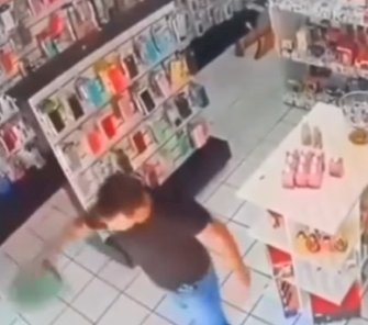 Crime brutal em Caarapó: homem invade loja, mata mulher, incendeia local e se suicida