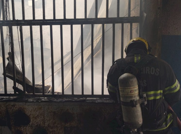 Incêndio atinge escola infantil em Goiânia; alunos são evacuados às pressas