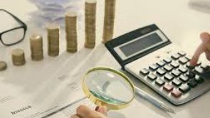 Salário mínimo teve 9 reajustes em 1993 e mudança de moeda em meio à hiperinflação no Brasil