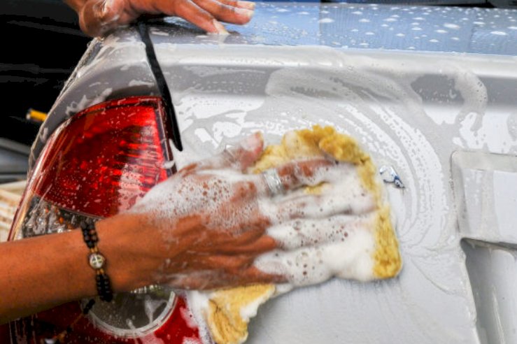 Prefeitura de Goiânia endurece regras para lavadores autônomos de carros