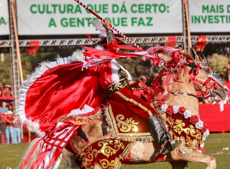 Cavalhadas de Pirenópolis têm início com festa, tradição e investimento histórico no novo Cavalhódromo