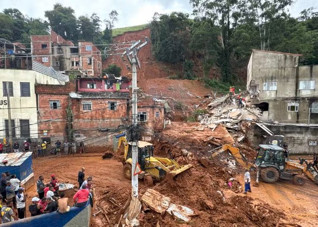 RELEVO DE JUIZ DE FORA INTENSIFICA TEMPORAL QUE JÁ DEIXA MAIS DE 20 MORTOS