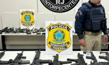 PF intercepta arsenal com 11 fuzis a caminho do Rio